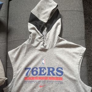 Nike Dryfit Sleeveless 76ers hooded shoot around shirt